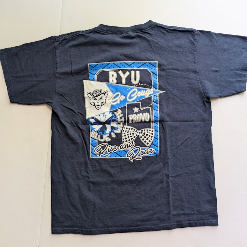 BYU Football Shirt Brigham Young Cougars T shirt Rise and Roar Sz: Y Large